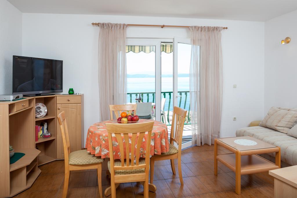 Apartments Waterfront Ivan 포드고라 객실 사진