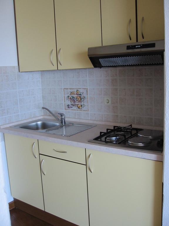 Apartments Waterfront Ivan 포드고라 객실 사진