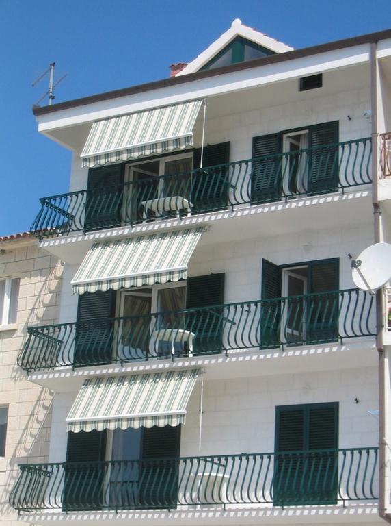 Apartments Waterfront Ivan 포드고라 객실 사진